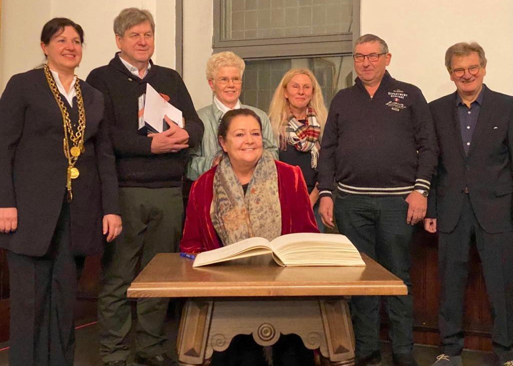 Eintrag ins goldene Buch